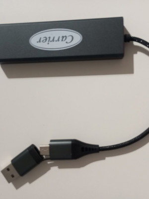 USB hub with 3 USB ports and 1 Type-C fast charge
