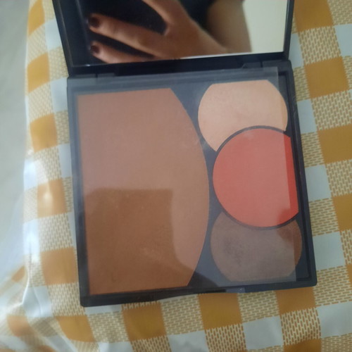 Korres Coral Sunsets Face Palette like new with eyeshadows highlighter contour