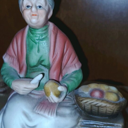 Vintage decorative figurine like new