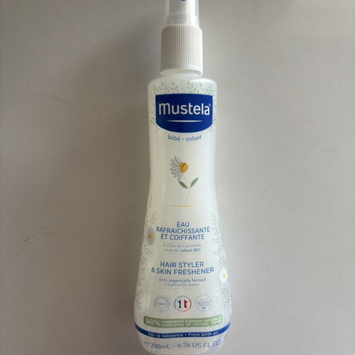 Mustela Hair Styler and Skin Freshener for Babies with Travel Size Gift Set