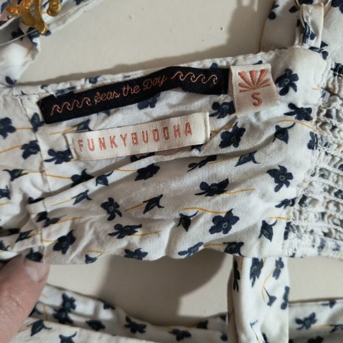 Funky Buddha crop top in good condition, white, size S