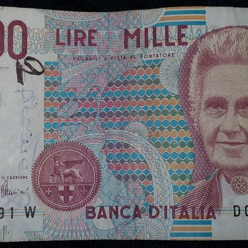 Foreign banknotes used, package all together