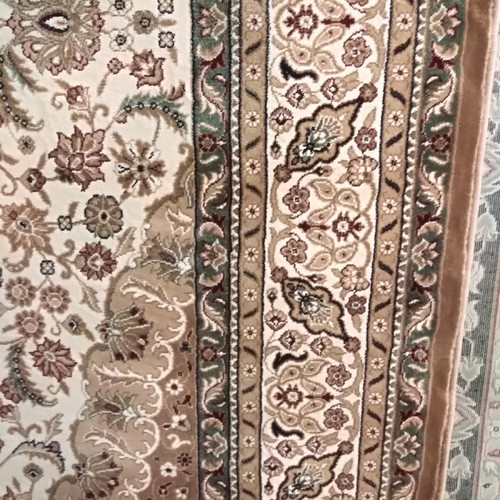 Rug 2x3 new with earthy colors and antistatic threads