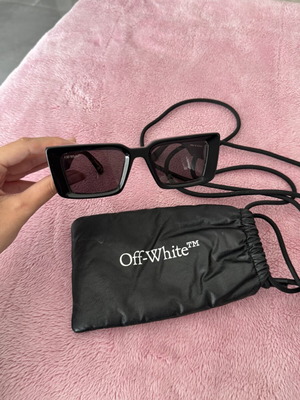 Off White Unisex Sunglasses like new, black