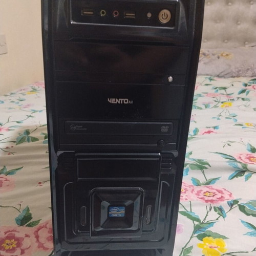 Vendo desktop computer with camera, 4 speakers and woofer