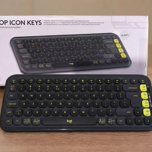 Logitech POP Icon Keys and Trust Fyda Wireless Mouse like new combo