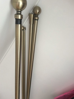 Extendable Curtain Rod Four-Piece Set New