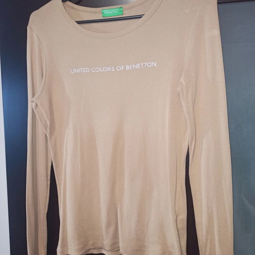 Benetton long-sleeve blouse like new, dark beige, fits medium