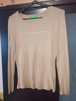 Benetton long-sleeve blouse like new, dark beige, fits medium