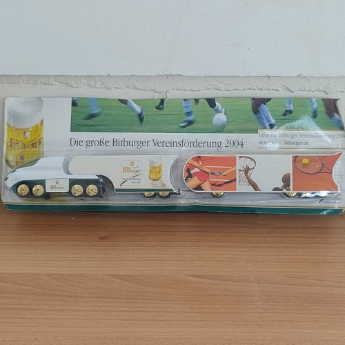 Bit Burger 2004 Collectible Train Miniatures Set of 2 New
