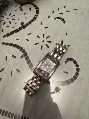 Swiss wristwatch men's like new, silver classic