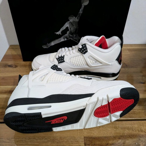 Air Jordan 4 Retro OG Flight Club EU 44 new, black and white