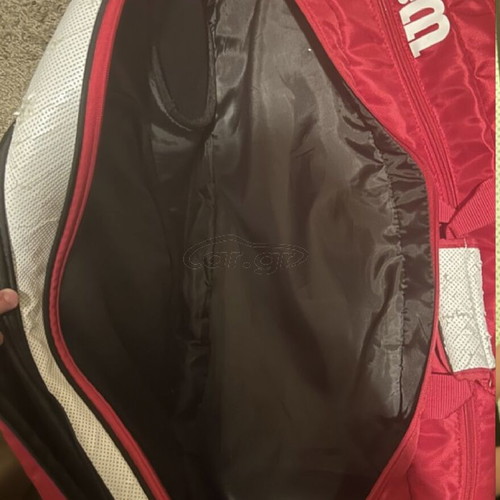 Wilson tennis bag like new with multiple compartments