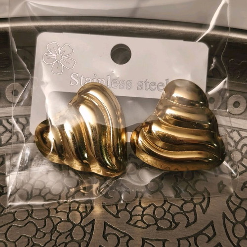 Heart-shaped clip-on earrings new, gold color with embossed design
