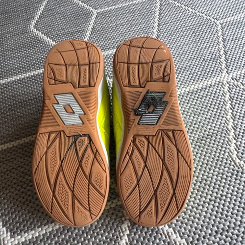 Lotto kids' football shoes used, size 26, yellow