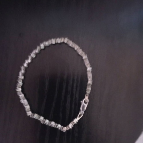 Silver bracelet like new with elegant design