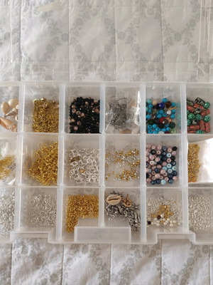 Jewelry making set new with rings, rhinestones and shells