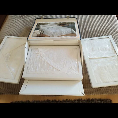 Desireè bridal set new, cotton with satin and passementerie