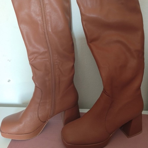 Boots camel color size 37 like new with zipper