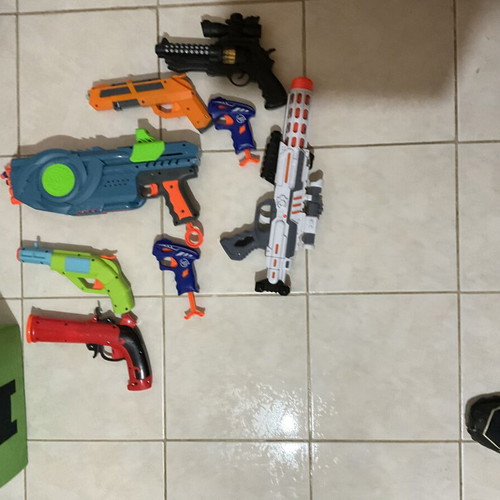 Nerf pistols and sound pistol toy set like new
