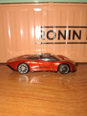 Hot Wheels Premium McLaren Speedtail Diorama exclusive new