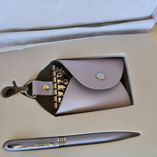Gift set pen and key holder new in lilac color