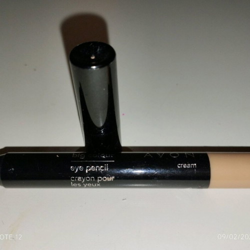 Makeup pencil set like new Avon and Dust+Cream