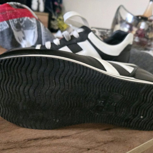 Hogan leather sneakers used, black and white, size 37.5