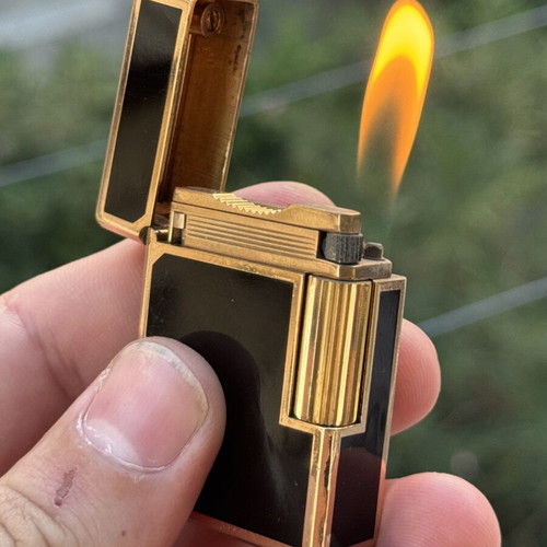 S.T. Dupont Laque De Chine lighter, gold with brown lacquer