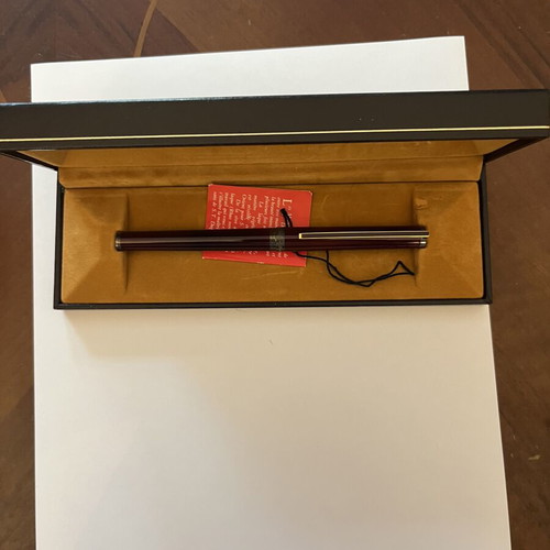 DuPont lacquer pen Chinese with 18kt gold nib used