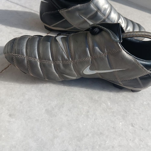 Nike Total 90 II football shoes 2002 mint condition, black and grey