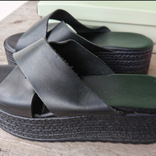 Black women's mules like new, size 38