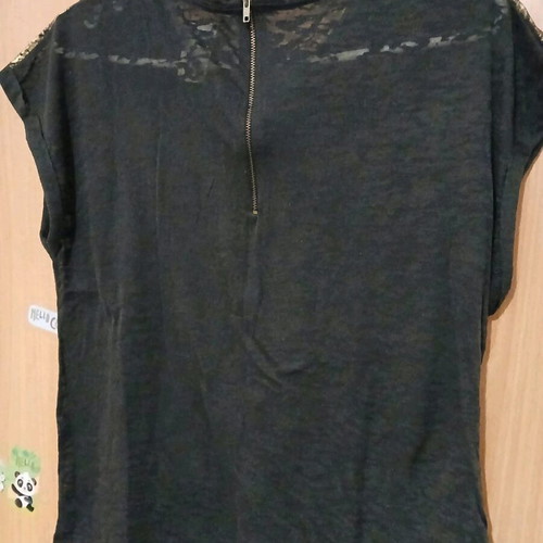 Zara blouse black and gold like new with back zipper size M