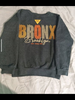 Sweatshirt for 8-year-old boy used, gray, Greek made