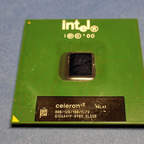 Intel Celeron 800 MHz processor used (SL55R)
