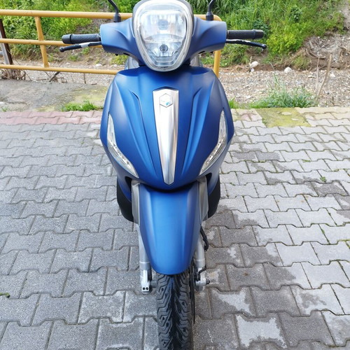 Piaggio Beverly 350 SportTouring scooter used, 2016, 19200 km, blue
