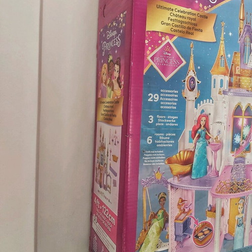 Disney Princess Ultimate Celebration Castle new dollhouse