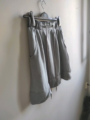 Viscose skirt like new, grey-turquoise with pockets, size Small