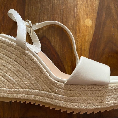 Stradivarius platform shoes new, size 40, beige