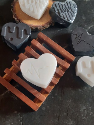 Soap gift set like new with handmade soaps and soap dish