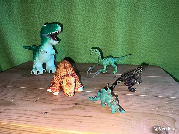  pechnidia 5 dinosavri.