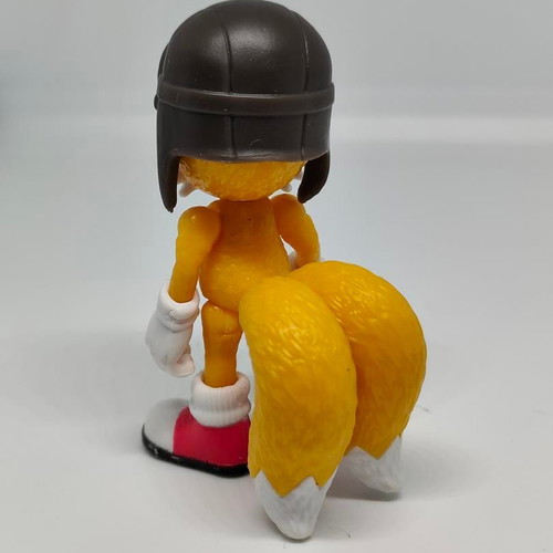 Tails Sonic the Hedgehog collectible figure like new, aviator style