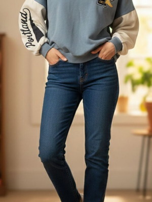 Pull & Bear Portland Edition sweatshirt size M like new