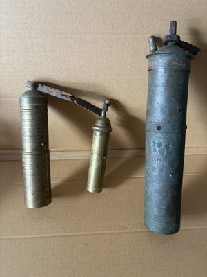 Coffee grinders used, set from 1954