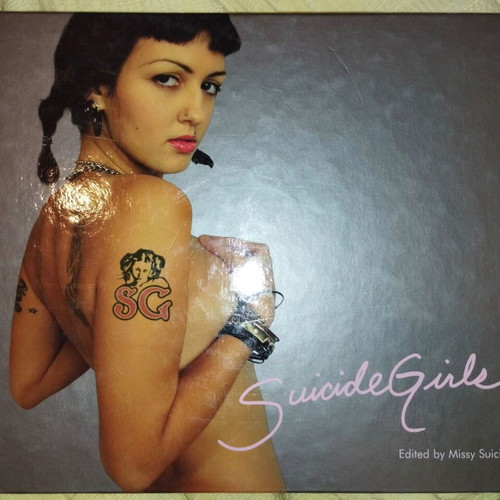 SuicideGirls book like new, English, photography and art
