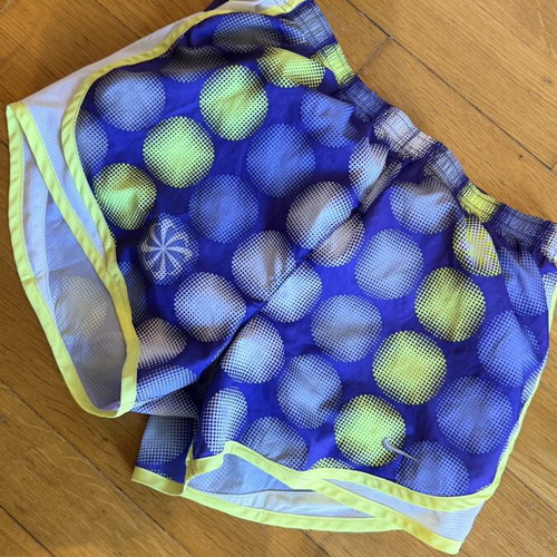 Nike shorts size S like new, multicolor