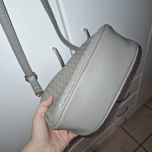 Crossbody shoulder bag like new, gray