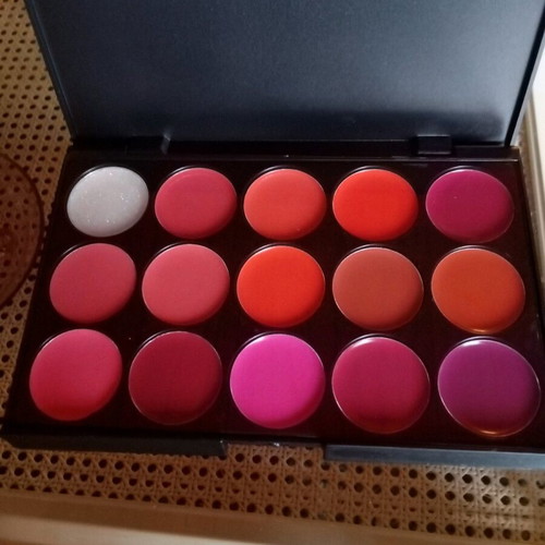 Palette with 15 new lipsticks