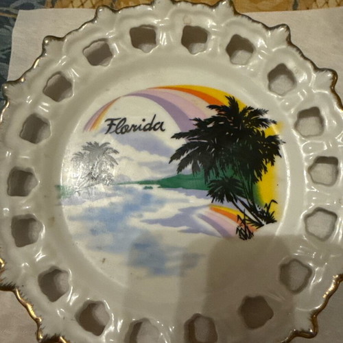 Porcelain decorative plate like new