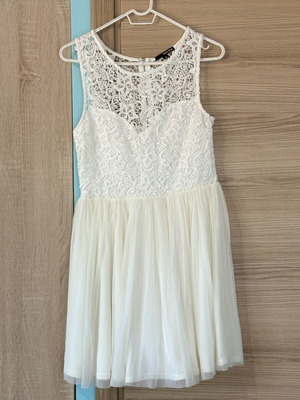 White lace dress like new